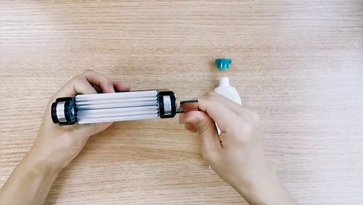 Big Metal Tube Squeezer – Toothpaste Paint Tube Wringer, Xykeey Tube Winder Saves Toothpaste, Creams, Paint, Hair Color, Cosmetics, Ointments, Tomato Paste, Garlic Paste and More… (Black)