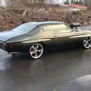 Bad ass Chevelle lighting the tires up | Torque Addict