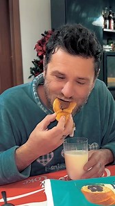 28K views · 696 reactions | La mia colazione tipo 藍 Oggi giuro che vado a tagliarmi i capelli  | Alex Flyer | Facebook