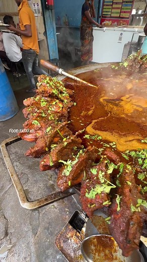 Most Famous Chicken Paratha Of Ranchi👌 at Bombay Chicken Paratha. #streetstyle #streetfood #indian street food #foodgasm #foodporn #foodgram #reel #reels #streetstyle #foodfatafat #friedchicken #chicken #chickenfry #deepfriedchicken #paratha #chickeparatha #ranchi #ranchistreetfood #jharkhand #ranchifood #fb #fbreels #reelsfb | Food Fatafat