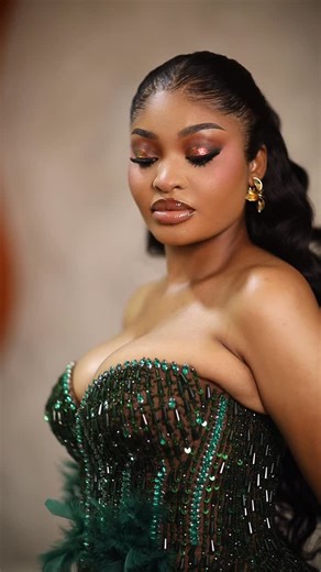 MAKEUP ARTIST IN IBADAN on Instagram: "A vision of elegance in simplicity✨✨✨✨ #receptionlook . . Makeup @abnat_makeover Hairstylist @hairbyomogeoreke Dress @tifanys__empire Content studio @theclipsatelier . #nigerianwedding #reception #explore #makeupartist"