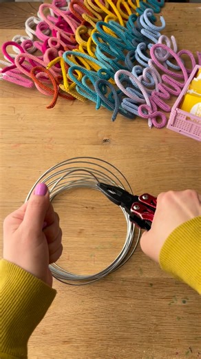 A little behind-the-scenes look at how the knitted wire name sign for “Calvin” came to life! Every piece is handmade from start to finish and the perfect personalized touch for your little one’s room.💫 Hopefully this gives you a glimpse into what your name could look like! You can also check out the “name highlight” for tons more examples (or piece together letters from different ones to imagine yours!) And if you’re ever wondering if I have a photo of your name, chances are I do! I have so man