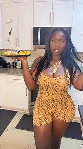 ME OR THE PLATE? 🥵
