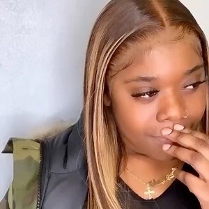 The highlights tho, celebrity-style wig who this?😍 Wig: 【WD013】@yswigs fabulous beyon-celebrity style ombre highlight frontal wig 💐 Perfect unit for y'all beauties, so will you add this color to your page?💕🎁 💋Wig Link: http://bit.ly/33LOnSF 💃Save $50 off Coupon Code: HNY | YSwigs