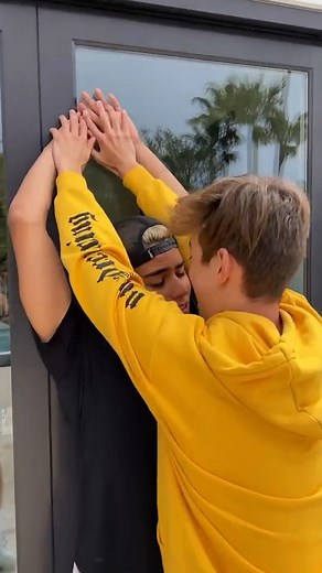 25K views · 380 reactions | wasn’t expecting that  #fypシ゚ #fyppage #prank | Jeremy Hutchins | Facebook