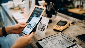 The Victorian government has been urged to speed up its QR code check-in system rollout after contact tracers faced difficulties because a restaurant attended by the Victorian COVID-19 case was not enforcing mandatory check-ins. | Sky News Australia