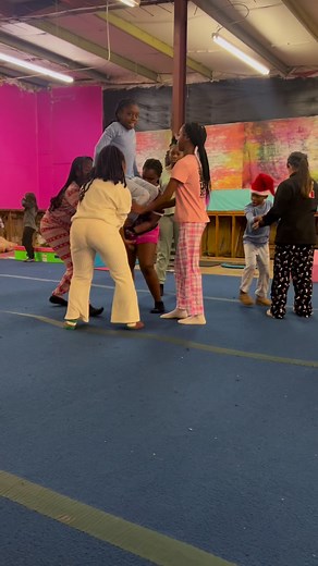 11K views · 146 reactions | That one stunt group who stunts at every event and function 勺藍 way to go girls! | Cheer Leads Elite | Facebook