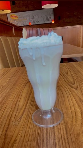 Let me tell you… we do the best milkshakes!🥤 Available to order in store or for click and collect and delivery with Uber Eats, Deliveroo and Just Eat 🚙 🚗 #delivery #goodfood #milkshake #americandiner #fy #fypage | Denny's UK