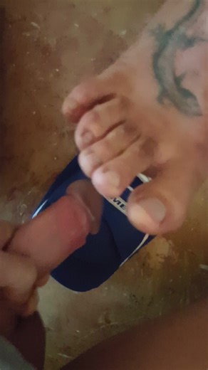 ITALIAN CAZZO E PIEDI