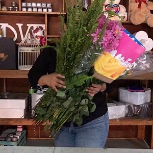 1K views · 33 reactions | #flores #laflorista | Magnolia Flower Lab | Facebook