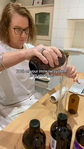 Your gut and immune system are deeply connected, so nurturing your digestion is one of the most powerful ways to support your overall health. How Gut Healing Helps: ✔ Can reduce chronic inflammation ✔ May ease autoimmune flare-ups ✔ Supports your body's natural balance ✔ Healing the gut can be a key step toward feeling better There’s so much more to how gut healing can support your autoimmune system. We can dive deeper into what you're currently experiencing and identify what your body truly nee