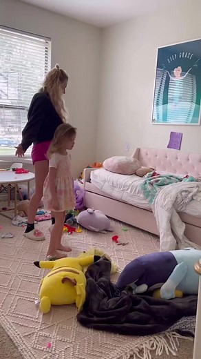 104K views · 1.5K reactions | I teach our kids making messes is acceptable. It is allowed. They can play all they want and make messes. Then they need to clean them up. Sometimes they do it alone, sometimes they need help. So I have taught them that hey can always ask for my help. Helping them clean up teaches them how to do it in the future. #momvlog #momlifebelike | Lauren Clutter | Facebook