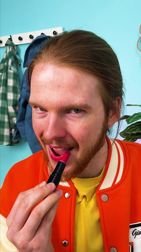 fake kiss | Satisfying SKITS