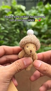 4.6K reactions · 320 shares | ¡Qué lindo y considerado es este osito en su caja! El regalo perfecto para quien extrañas ✨https://t.site/47E4d5y #regalolindo #osito #regaloparaniños #regaloparaamigos | Currentlye.shop | Facebook