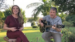 50K views · 1.7K reactions | Boraaaa começar mais uma semana cheia ânimo?!朗朗 #wilsonesoraia #sertanejo #música #musicasertaneja #somodao #deusnocomando | Wilson e Soraia | Facebook