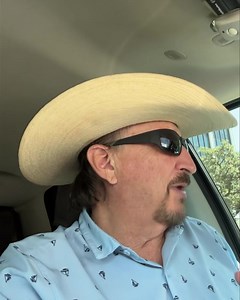 Supporting the San Antonio Food Bank Summer Snacks For Kids program at Broadway Bank on loop 410. Come by and make a donation! | Randy Carroll