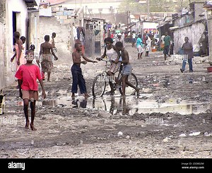 NO FILM, NO VIDEO, NO TV, NO DOCUMENTARY - Cite Soleil, a battleground between armed gangs and UN Peacekeepers in Haiti, on May 12, 2005, is one of the poorest neighborhoods in the western hemisphere. Photo by Joe Mozingo/Miami Herald/KRT/ABACA Stock Photo - Alamy