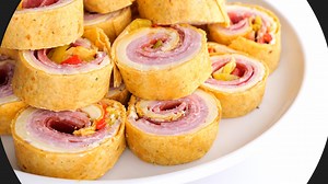 🍽 Recipe: https://chefsavvy.com/italian-pinwheels/ If you’re looking for a colorful, delicious, crowd-pleasing appetizer, stop searching! You’ve found it in these Italian pinwheels. They’re packed with your favorite Italian lunch meats, provolone cheese and peppers! All rolled up with a delicious Italian cream cheese spread to hold it together. Perfect for a Super Bowl party or Holiday Appetizer! Follow Chef Savvy for more party food recipes! | Chef Savvy