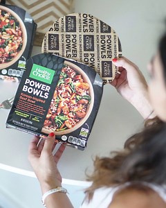 Thanks to our friend Sugar Love Chic for showing us how she uses NEW nutrient-packed Healthy Choice Power Bowls to keep up a healthy routine. | Healthy Choice