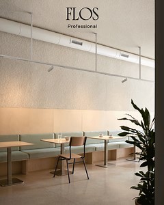 Multi Spot Mini by @flos 💡Kompakt és precíz A Multi Spot Mini egy kis LED-es világítási modul mágneses sínrendszerekhez. Ennek a lineáris lámpatestnek a kiemelkedő tulajdonsága a precíz fénysugár, amely közvetlenül kifelé vetül anélkül, hogy a lámpatestről visszaverődne. 💡A The Tracking Magnet és az Infrastructure rendszerekkel kompatibilis, hatékony és diszkrét megoldást kínál minden projekthez. 📩Ajánlatkérés: info@ambilight.hu | Ambi Light Lámpastúdió