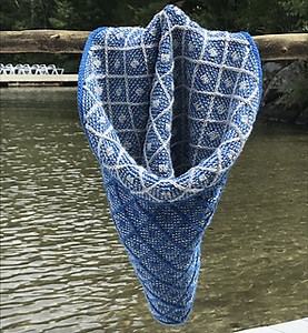 Reversible Coffee Moms Cowl pattern by Mary W Martin