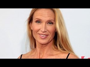 Make Sure You're AIone Before Looking At Kelly Lynch's These Photos