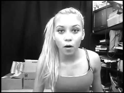 Girl Going In On How To Give Head!