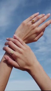 1.1K views · 127 reactions | Meet our extraordinary fancy yellow and fancy orange diamond rings. Be inspired: https://bit.ly/_FancyColourDiamondRings #DeBeers #coloureddiamonds | De Beers | Facebook