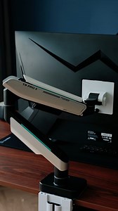 Arm màn hình Humanmotion T9 Pro II - Ngầu nhưng mượt ⚡ Nâng màn từ 23 - 43 inch vẫn thoải mái cùng tải trọng 18 kg biến T9 Pro II trở thành dòng arm khủng nhất từ HyperWork x Humanmotion. Điểm nhấn ngoại hình của T9 Pro II tới từ các khối vỏ vát góc cạnh kết hợp cùng tone màu trắng ngả bạc ấn tượng. ⚡Trợ lực piston bền bỉ cùng các khớp nối điều chỉnh lên xuống, lật, xoay,... giúp bạn dễ dàng đưa màn tới các vị trí khác nhau. #hyperwork #monitorarm | HyperWork