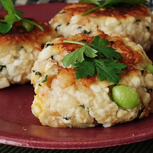 6.3K views · 154 reactions | 【もちもち】たっぷりエビのチーズはんぺん【とろ〜り】/ Edamame Shrimp Cakes 海老の風味と枝豆の食感が美味しいチーズはんぺん Shrimp & Edamame dream collab<333 | Tastemade Japan | Facebook