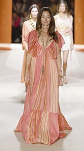 Looks de colección Holi by Hoss Intropia que desfilaron en 080 Barcelona Fashion ¡Disponibles en web y boutiques! ✨🎉 #HossIntropia #HoliByHossIntropia #fashionshow #barcelona #fashionweek #080barcelonafashion #080aesthetics #SeeNowBuyNow | Hossintropia