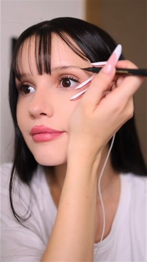 21_Since everyone says my eyebrows are too thin I tried thick eyebrows (I hate them) 🙂 #hyperrealisticeyebr | Edith Galvez