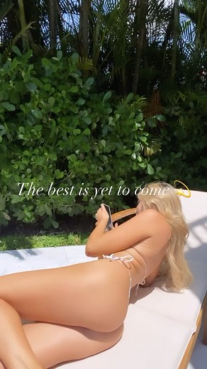 Emmy Elliott on Instagram: "& there’s ppl that you haven’t met that will love you more than anyone from the past ⭐️"