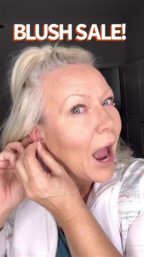 👉🏽Comment BLUSHING and I’ll drop the link personally for you 💋 Nic xo | Mature Wellness Made Simple