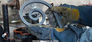 2.2K views · 68 reactions | Como hacer figuras para Herrería con ayuda de la fragua y tu Dobladora | Herreria Artesanal Los Arcos | Facebook