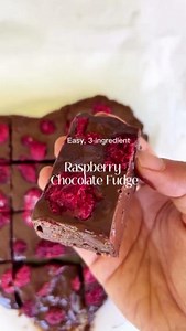 Love is in the air with this EASY 3-INGREDIENT RASPBERRY CHOCOLATE FUDGE 😍🍫 Save this easy fudge recipe to make for your loved ones!💘 @ I used a block a raspberry dark chocolate along with a SUGAR-FREE COCONUT CONDENSED MILK by @naturescharm (IKR whattttt) 🤩 You can definitely just use regular condensed milk too if you can’t get your hands on this but as a dentist, I appreciate this lower sugar alternative. This fudge literally came together in under 5 minutes and tastes incredibly delish! H