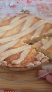 SUA MAESTÀ: LA PASTIERA NAPOLETANA ❤️ RICETTA ORIGINALE NAPOLETANA DELLA MAMMA 😊🔝🔝 RICETTA 👇👇👇 https://blog.giallozafferano.it/annal/ricetta-pastiera-di-grano-con-crema-pasticcera/ | In cucina con Anna