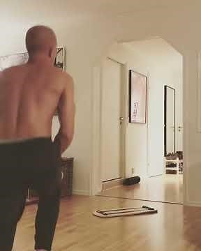 Handstand FAIL - 977173