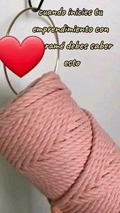 10K views · 304 reactions | El macramé es una técnica muy linda que te permite desarrollar tu creatividad y poner al máximo tu imaginación para crear las más bellas piezas decorativas. No necesitas mucha experiencia ni materiales para comenzar. Te invito a que comiences a crear con tus manos y lograr una satisfacción personal. #creadesdecasa #Macramé #macrametutorial #HazlotúMismo #macrameart #cursoolinemacrame | Aprendo en Línea | Facebook