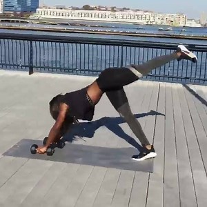 BrittneBabe.com This Back Attack circuit is no joke! 😍 Get ready - it burns like crazy!!! 🔥🔥🔥 Check out my NEW 'Strong & Lean' workout guide on BrittneBabe.com for | Brittne Babe Fitness