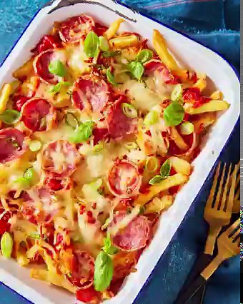 Dirty Pizza Fries recipe 🍕 Our dirty pizza fries recipe is a great sharing dish to enjoy this Father's Day! Serves 4 Ingredients: 400g frozen chips 125g grated mozzarella 3-4tbsp ready-made pizza sauce 75g sliced pepperoni or salami 2 spring onions, finely sliced Handful of basil, to serve Method: 1. Preheat the oven to 180°C/160° Fan/350°F/Gas Mark 4 and cook the chips for 25-30 minutes until golden. 2. Drizzle the spoonfuls of pizza sauce over the cooked chips and sprinkle with the grated moz