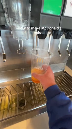 How to make McDonald’s piss #funny #mcdonalds #fyp #fyp #zxycba