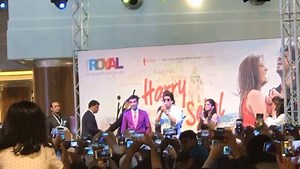 It was awesome hosting Shah Rukh Khan and Anushka Sharma at Dalma Mall #JabHarryMetSejal #CineRoyal #Live #NowHappening #HappeningNow #SRK #JHMS #ChalaHawaYeuDya #BeechBeechMein #Raula #Anushka #ShahRukhKhan #ShahRukh #AnushkaSharma #BoxOffice #Movie #Movies #Film #Cinema #NewRelease #Bollywood #Music #BigMovie #Celebrity #UAE #MyAbuDhabi #VisitDubai #Contest #Dance #LiveShow | CineRoyal Cinemas