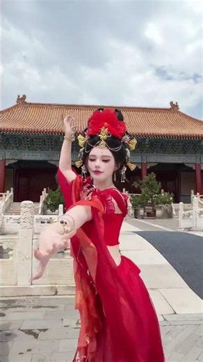 The Secret of the Dancer from the Western Regions - A Must-Watch Dance Routine