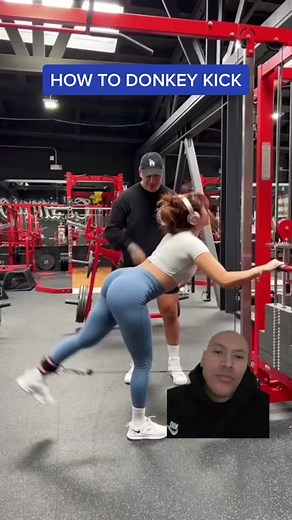 Donkey kicks to grow the 🍑 but you want to make sure ur doing them with proper form ✅