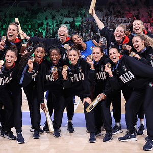 Italy defeat USA to win gold medal in women's volleyball at Paris 2024 Olympics | Watch video highlights