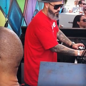 4.8K views · 281 reactions | #tbt @outputclub #TheRoof #SummerVibes #NYC #HOUSEisaFEELING DJ sets are a journey. At times you are working loops/beats to create energy and tension, other times you are laying back and setting a mood. This mood here is set by one of my all-time favorite classics from the homies @louievega & @kdope50 #icantgetnosleep #MAW #forthosewhoknow You feel me? | OSCAR G | Facebook