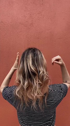 So simple, and oh so pretty! Etsy shop TreasureHuntStudioco makes beach hair effortless with their beautiful hair jewels ✨ | Etsy