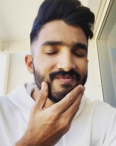 Devdutt Padikkal on Instagram: "@abdevilliers17 thanks for being an icon on and off field! In awe of that style. Here is something of my own. Let’s see who can match that... @rahultewatia20 , @vijay_41 are you ready? #BreakTheBeard #GameFaceOn #ipl2020 #beard #newlook @break_the_beard"