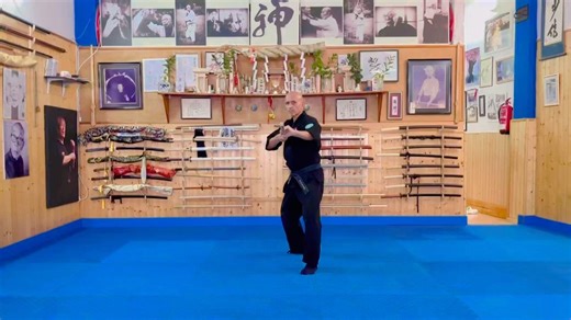 Kukishinden Ryu Rokushaku Bo jutsu.#bujinkan#budo#hatsumisoke#taikai#noda#japon#japan#tokyo#telde#grancanaria#españa#shitenno#ninjutsu#honbudojo#dojo#pedrofleitas#hatsumisoke#masaakihatsumi#martialsarts#artesmarciales#viajar#travelling#islascanarias#salud#sanacion#terapiasnaturales#respect#unryu#unryukai#centromultidisciplinarpedrofleitasgonzalez#bujinkanunryukai | Pedro Fleitas González